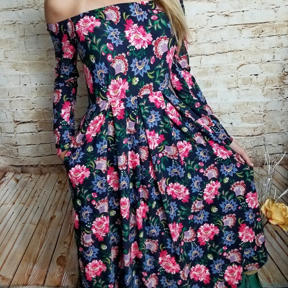 Off the shoulder floral maxi dress with pockets